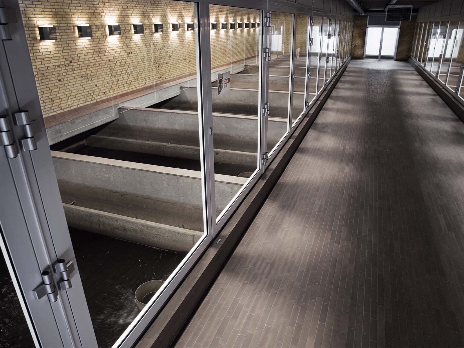 Vand i bassin i et vandanlæg